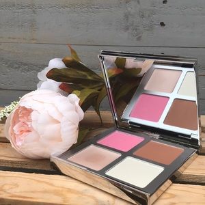 it Cosmetics Must Haves Pallete 👄*Final Price*